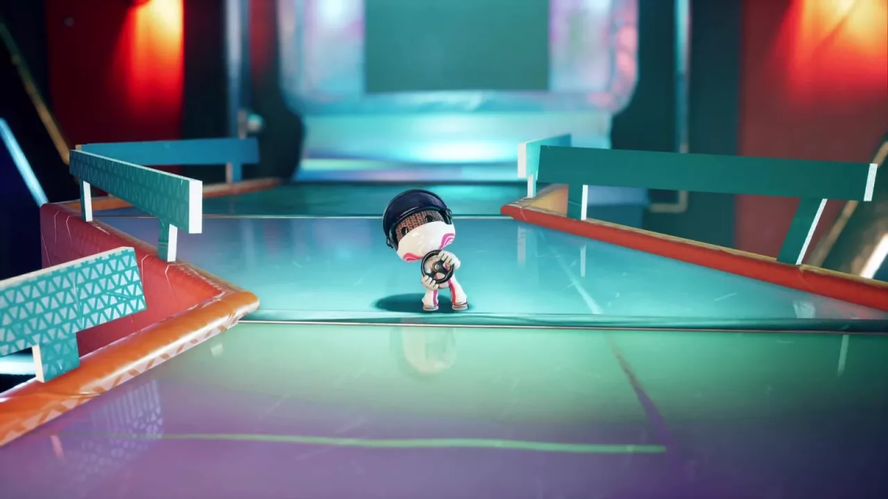 Скриншот игры «Sackboy™: Большое приключение» – костюм гонщика Gran Turismo®